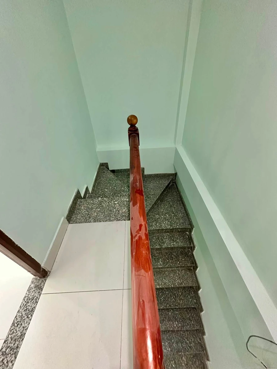 Bán nhà mặt tiền đường Nguyễn Ngọc Lộc, Quận 10, 70m2, 2 tầng 3PN, giá 7,5 tỷ - Ảnh thu nhỏ 4