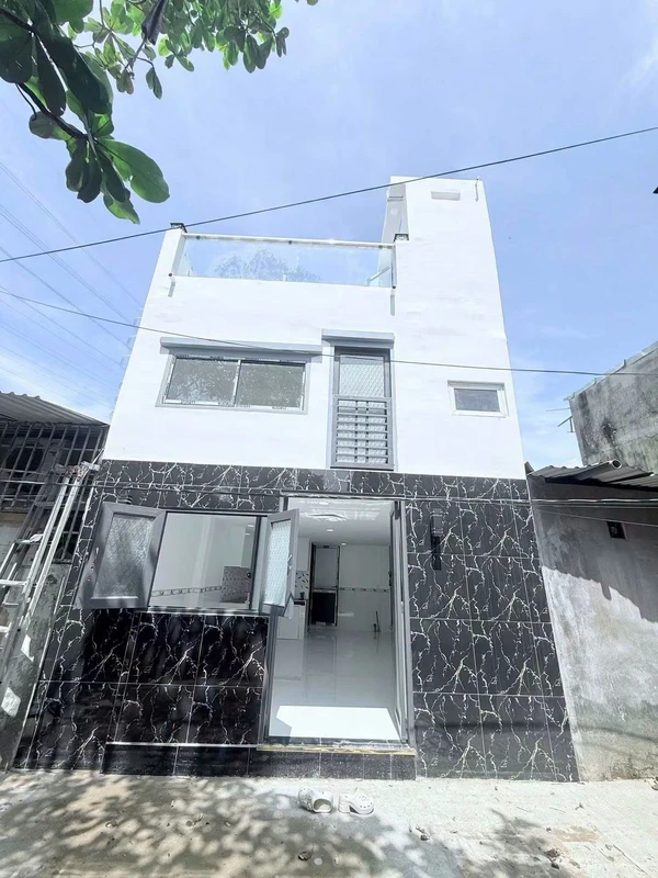 Bán nhà 4 PN, 3 WC, 85 m² đối diện Vịt Quay Hùng Trang, Quận 8