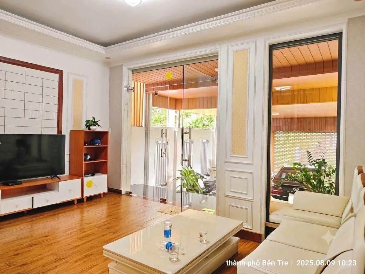 Bán nhà tân cổ điển 1 trệt 1 lầu 137m² Phú Nhuận 2.9 tỷ - Ảnh thu nhỏ 2