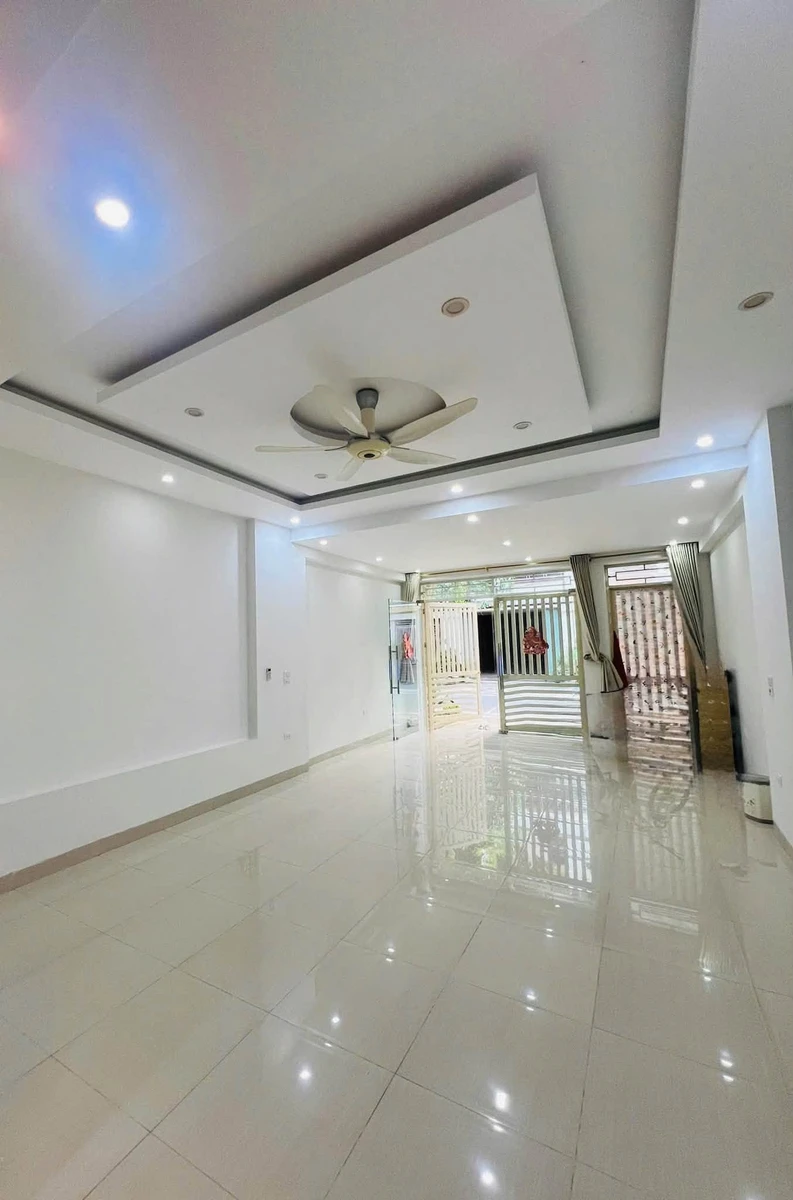 Bán nhà 3 tầng 95m² Lào Cai giá 2 tỷ 550 triệu - Ảnh 1