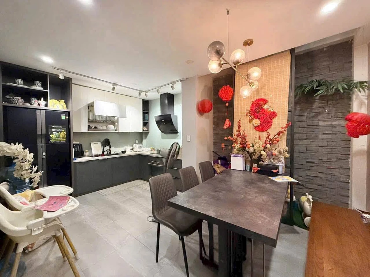 Bán nhà hẻm xe tải 1 trệt 2 lầu 4PN, DTS 200m2, 7,9 tỷ, Linh Đông, Thủ Đức - Ảnh thu nhỏ 4