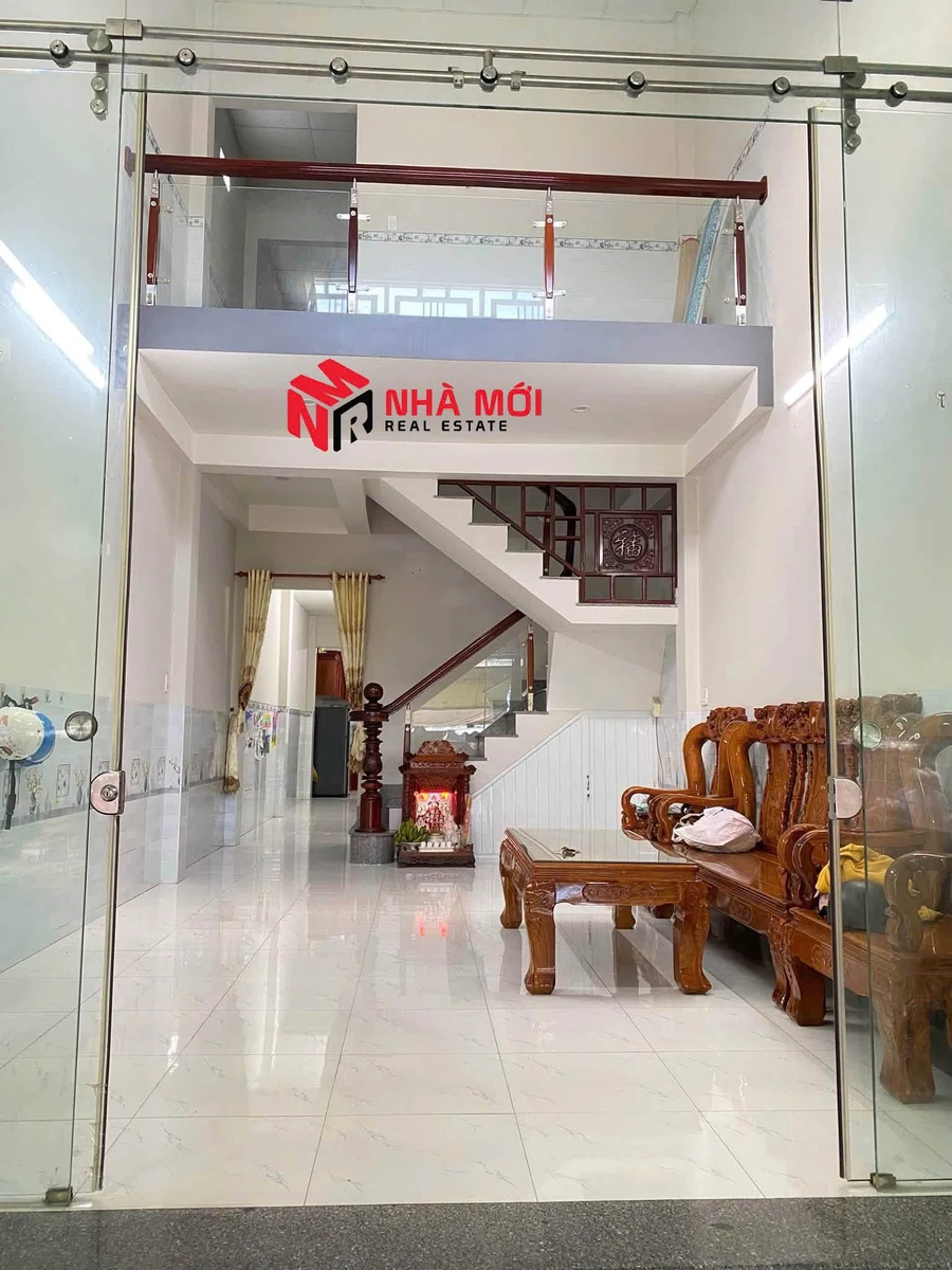 Bán nhà mặt tiền chợ Phường 8, Cà Mau, 85,2m², 3 PN, có nội thất - Ảnh 1