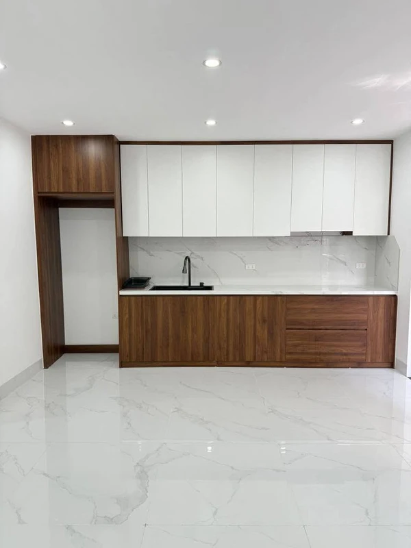 Bán nhà 5 tầng 42m2, 3 phòng ngủ khép kín tại Đại Mỗ, Hà Nội giá 8 tỷ