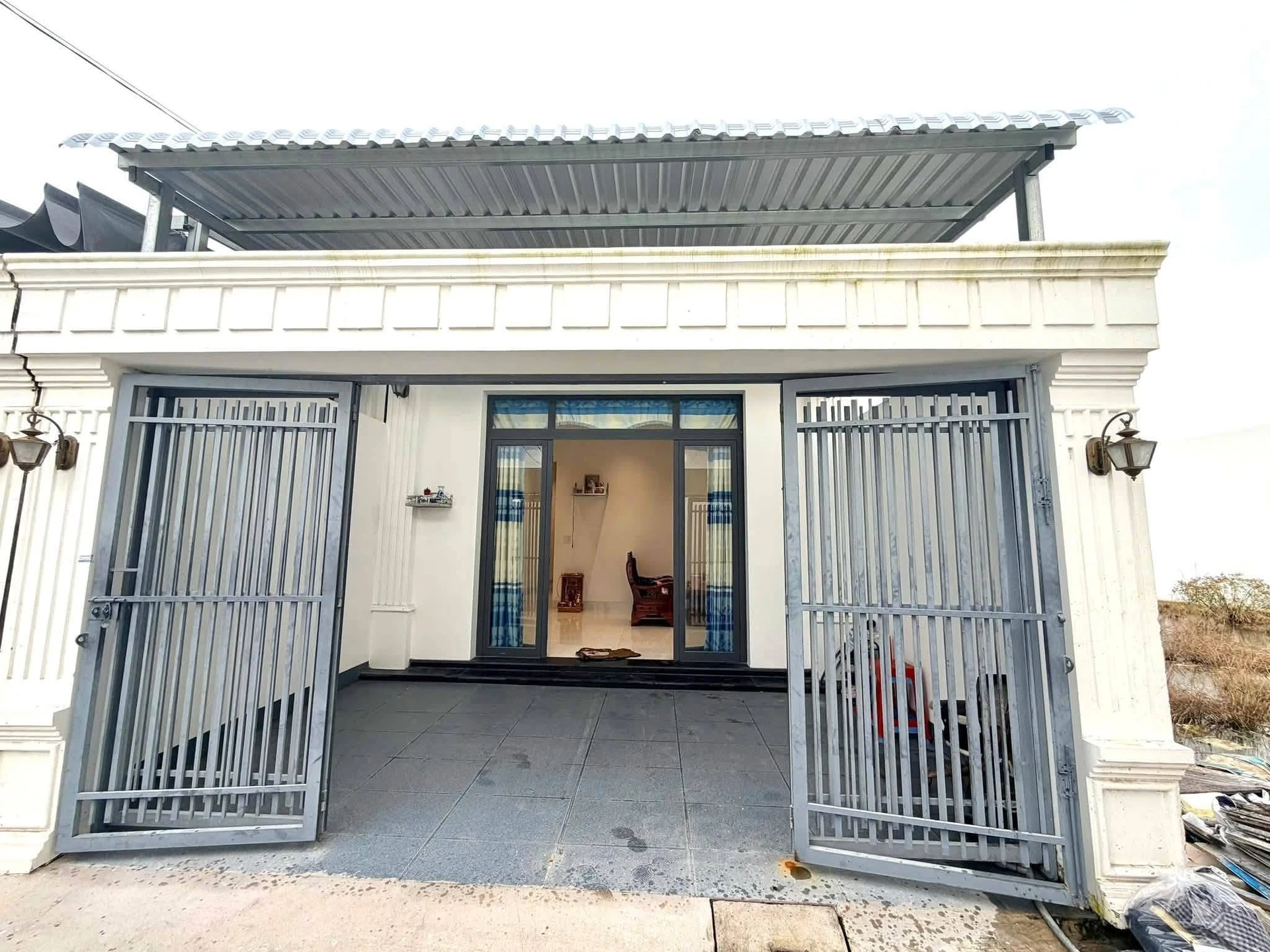 Bán nhà 2PN 110m² gần chợ Tân Trụ, Tây Ninh - Ảnh 1