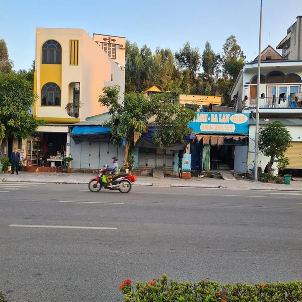 Bán đất mặt tiền 120m² Bãi Cháy, Quảng Ninh, 8.4 tỷ