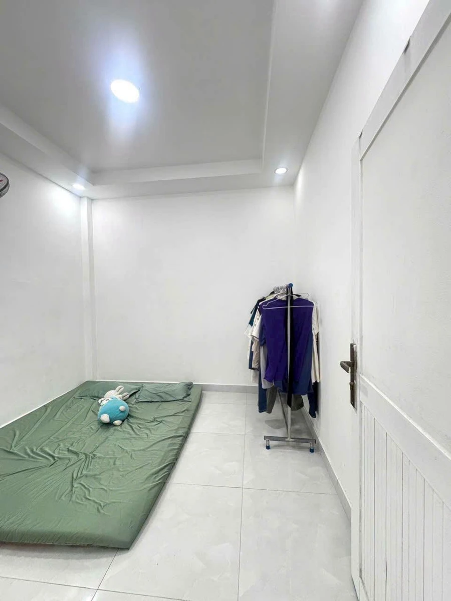 Bán nhà 3 tầng mới 4x11m, 4PN, mặt tiền nhánh Hiệp Thành 45, Quận 12 giá 3,38 tỷ - Ảnh thu nhỏ 4