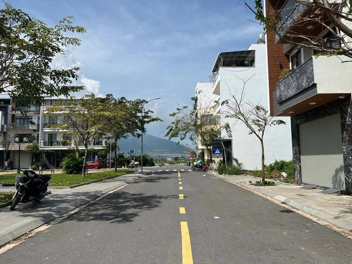 Bán nhà 3 tầng 201m² KĐT VCN Phước Long 1, Nha Trang - Ảnh 1