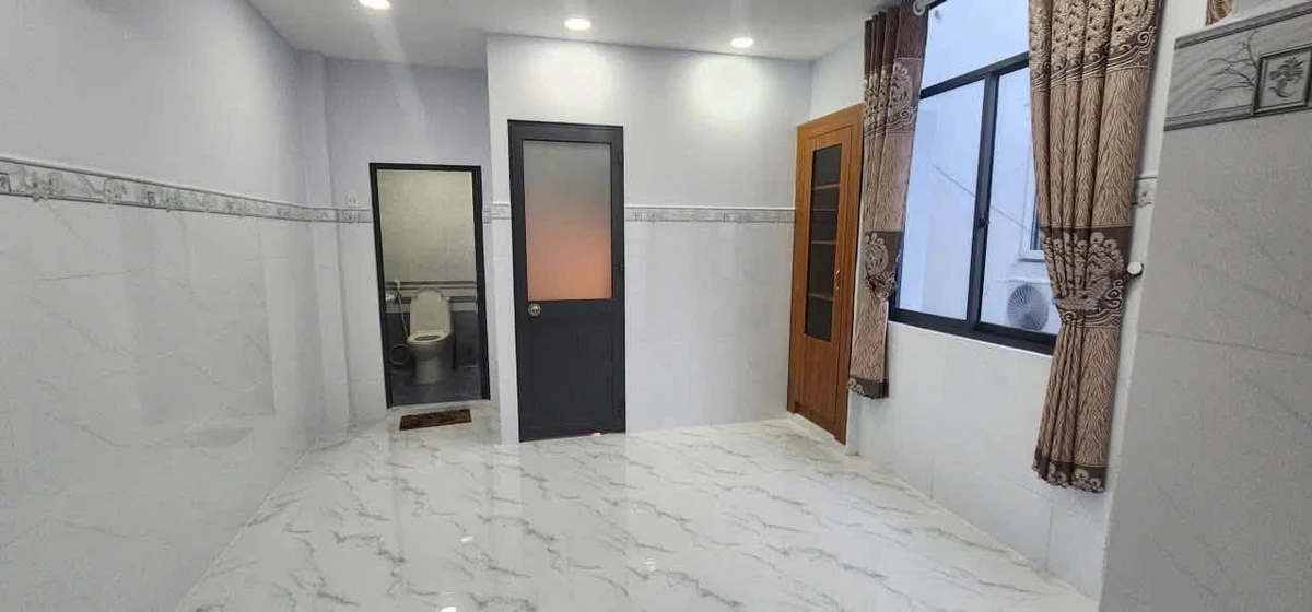 Bán nhà hẻm góc 2PN 3WC Lạc Long Quân Tân Bình 4 tỷ - Ảnh thu nhỏ 4