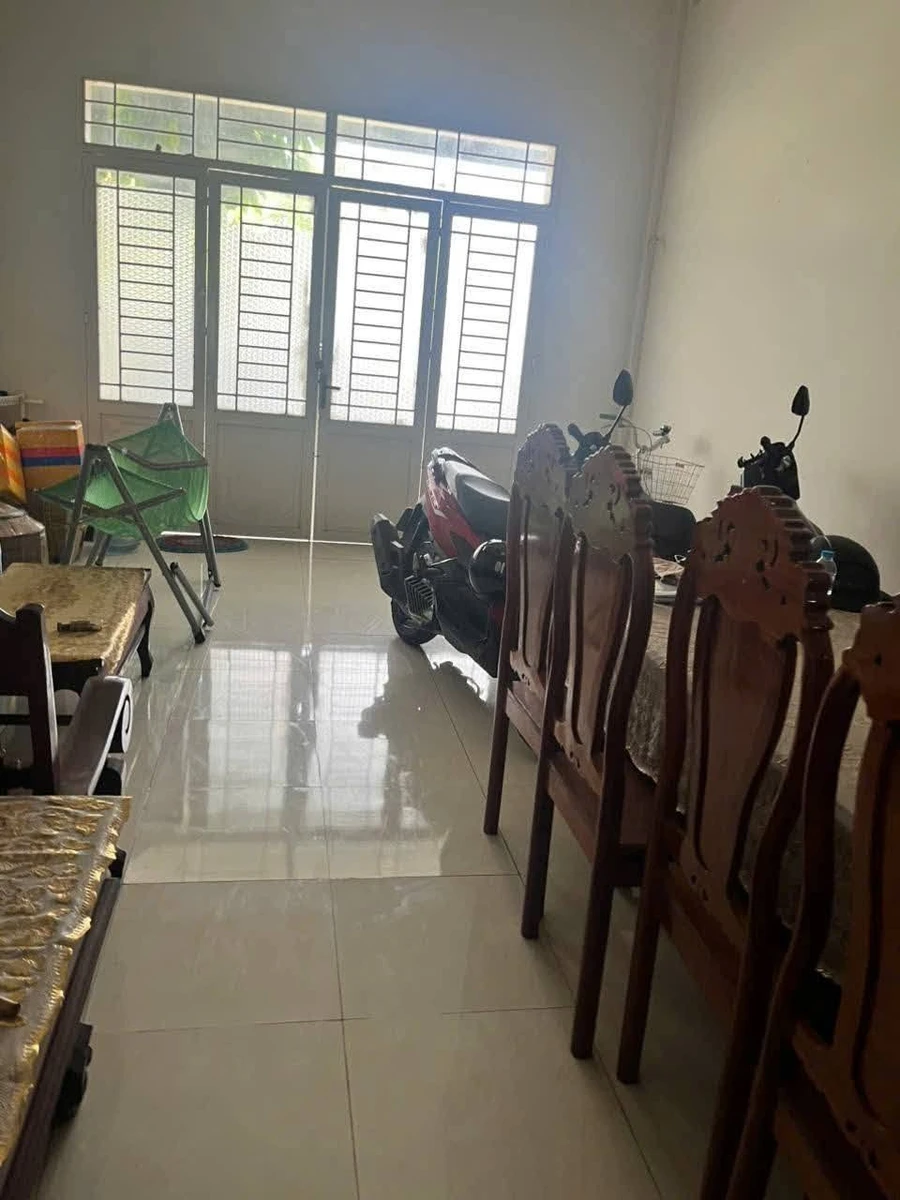 Bán nhà 1 trệt 1 lầu 147m² KDC Lợi Bình Nhơn, Tân An - Ảnh 1