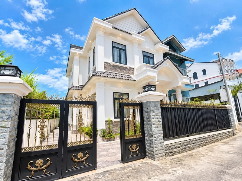 Bán villa Đà Lạt 222m² 4 phòng ngủ 9 tỷ