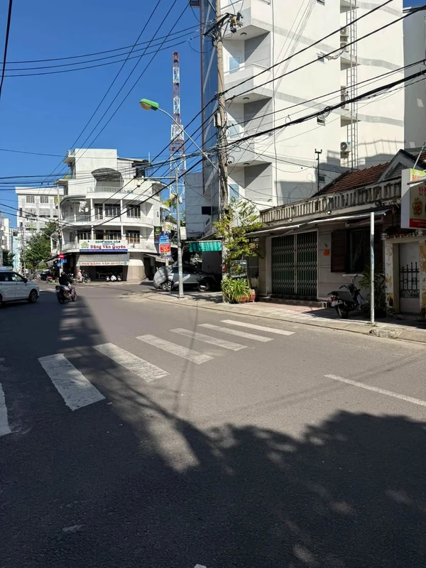Bán nhà 4 tầng mặt tiền Hoàng Văn Thụ, 140m², Nha Trang, 21,5 tỷ
