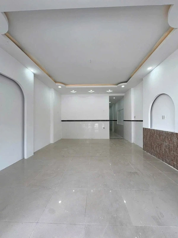Cho thuê nhà mặt tiền 100m² Phạm Hùng, Rạch Giá, 6 triệu/tháng