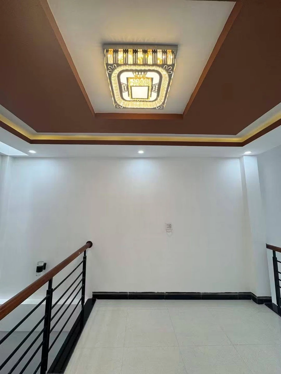 Bán nhà 3 tầng mặt tiền 46m2 gần chợ Hoa Lư, Quy Nhơn - Ảnh thu nhỏ 2