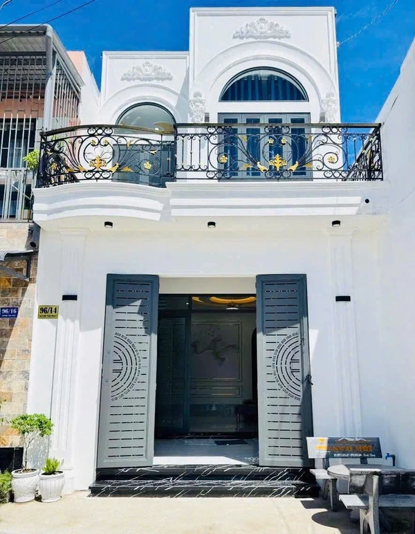 Bán nhà hẻm 5x20m, 3PN, 3WC, Rạch Giá 2,3 tỷ