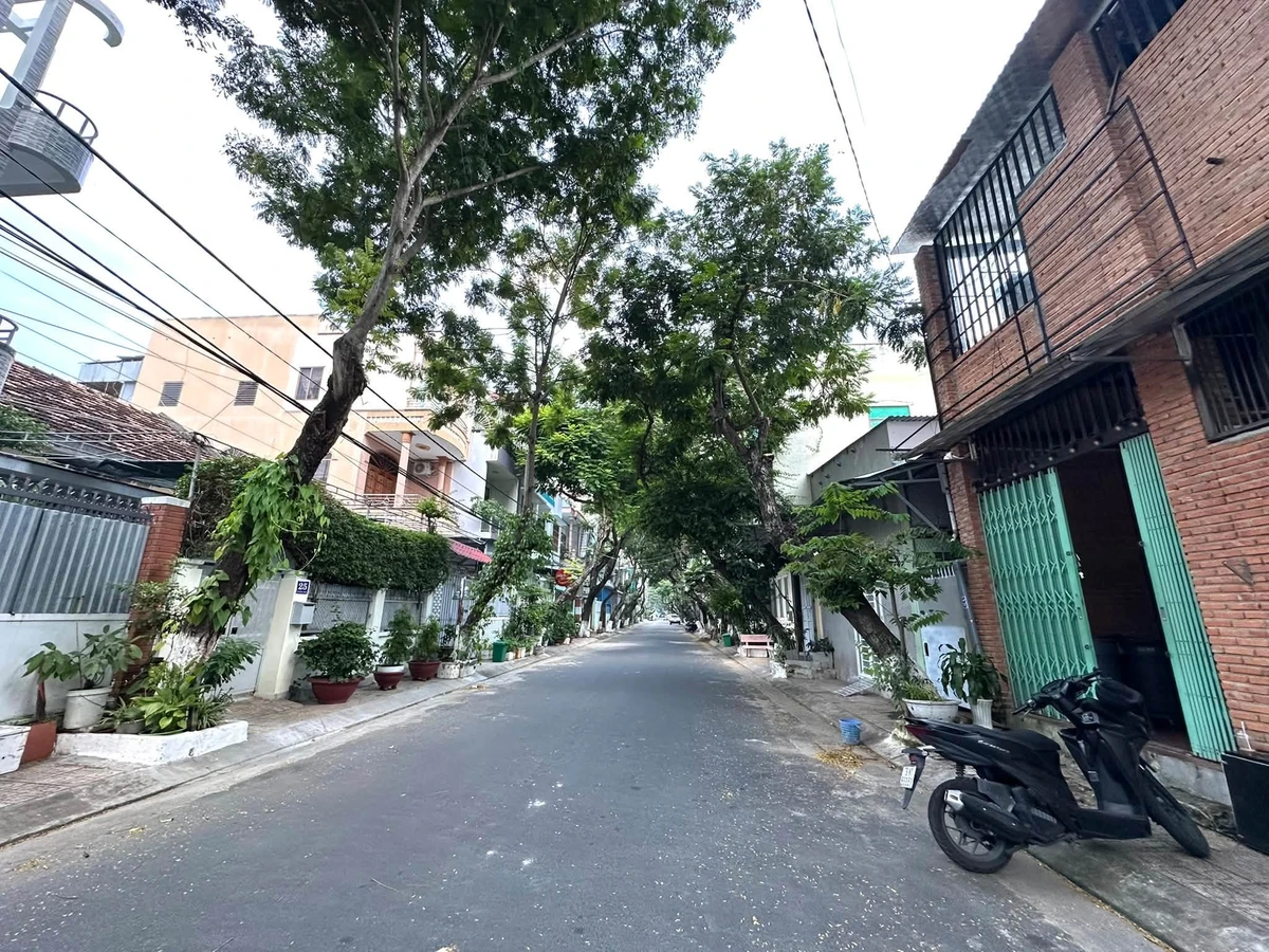 Bán nhà 3 tầng mặt tiền Phó Đức Chính gần biển Nha Trang - Ảnh thu nhỏ 2