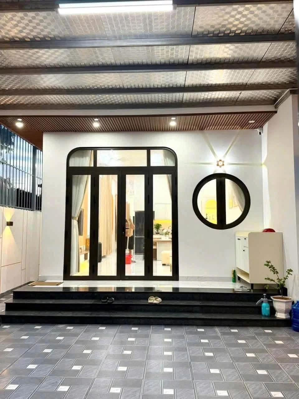 Bán nhà phố 2PN đầy đủ nội thất Phường Minh Hưng 1,65 tỷ - Ảnh 1