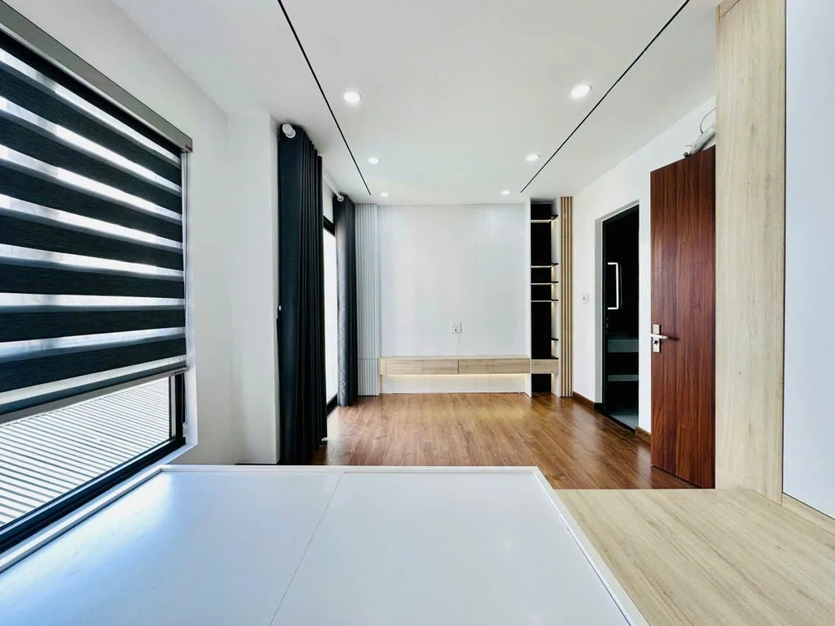 Bán nhà mới 7 tầng 35m2 full nội thất, thang máy, gần đường Cổ Linh, Thạch Bàn, Long Biên, Hà Nội - Ảnh thu nhỏ 4