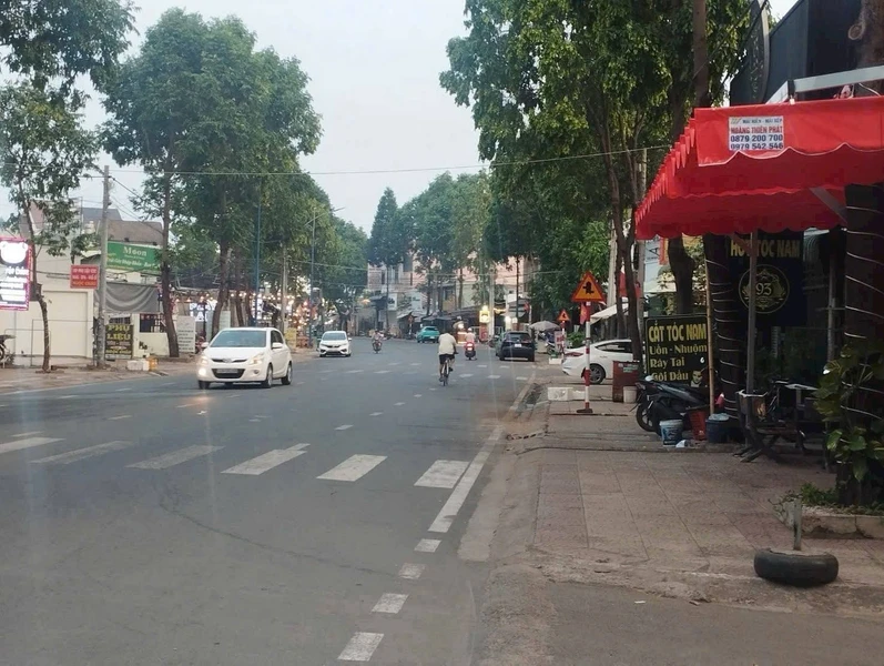 Bán nhà gác lửng mặt tiền 120m² 3 phòng ngủ Đồng Nai