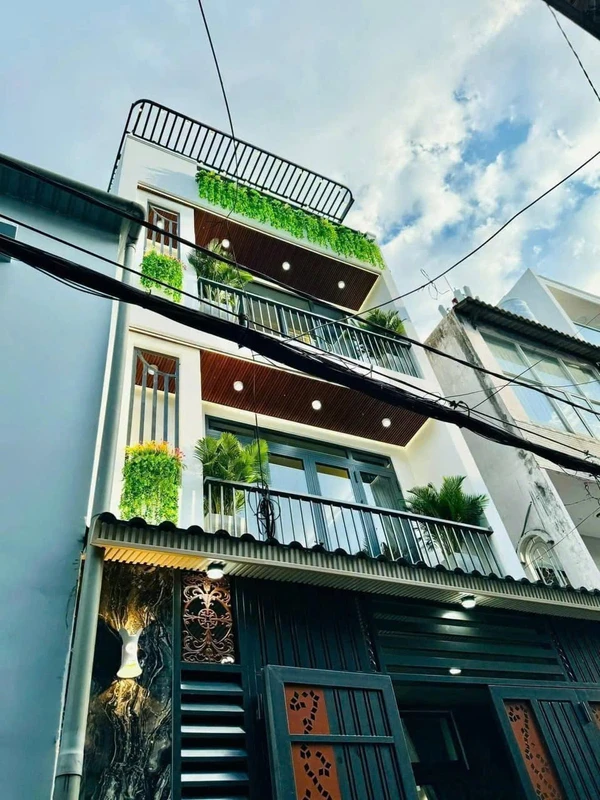 Bán nhà 45m² 5 phòng ngủ tại Cầu Giấy, giá 8,98 tỷ