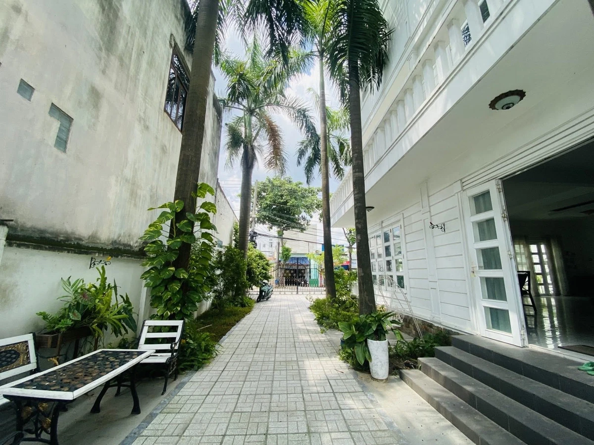 Bán biệt thự mặt tiền Nam Cao Q9, 1700m², 5 phòng ngủ, 48 tỷ - Ảnh thu nhỏ 3