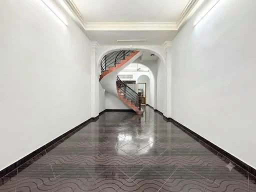 Bán nhà 3 tầng 65m2, 5 phòng ngủ, sổ vuông hoàn công đủ, Quận 3 - Ảnh thu nhỏ 2
