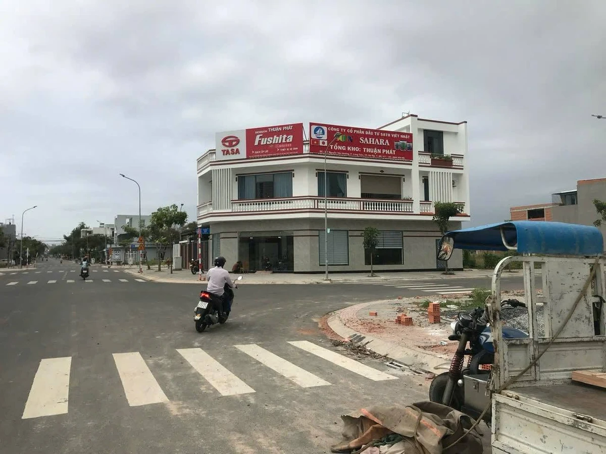 Bán nhà góc 2 mặt tiền 140m² 3PN Nguyễn Văn Hưởng Quận 7 - Ảnh thu nhỏ 2
