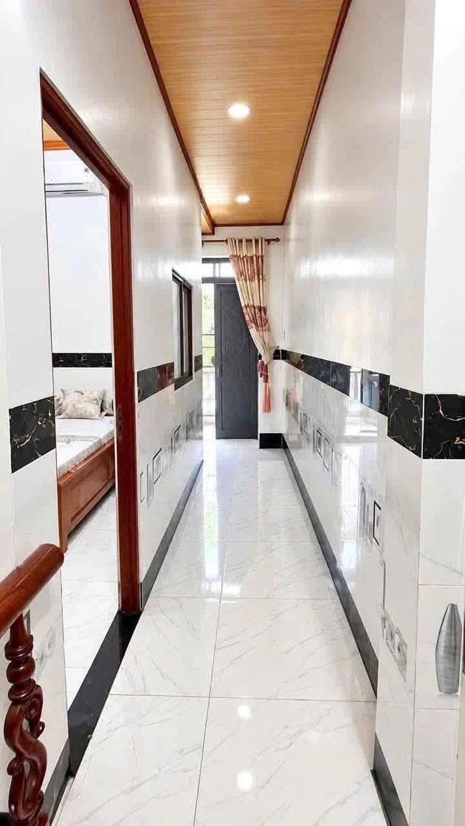 Bán nhà 1 trệt 1 lầu 92m² gần chợ Phú Phong, giá 2.55 tỷ - Ảnh thu nhỏ 4