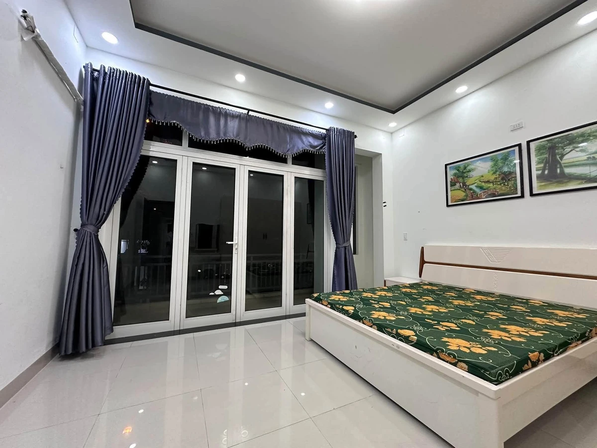 Cho thuê nhà 2.5 tầng mặt tiền 240m² Đà Nẵng - Ảnh thu nhỏ 3