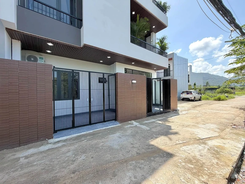 Bán nhà 3 tầng 4PN 90m² K584 Tôn Đản gần bến xe Đà Nẵng