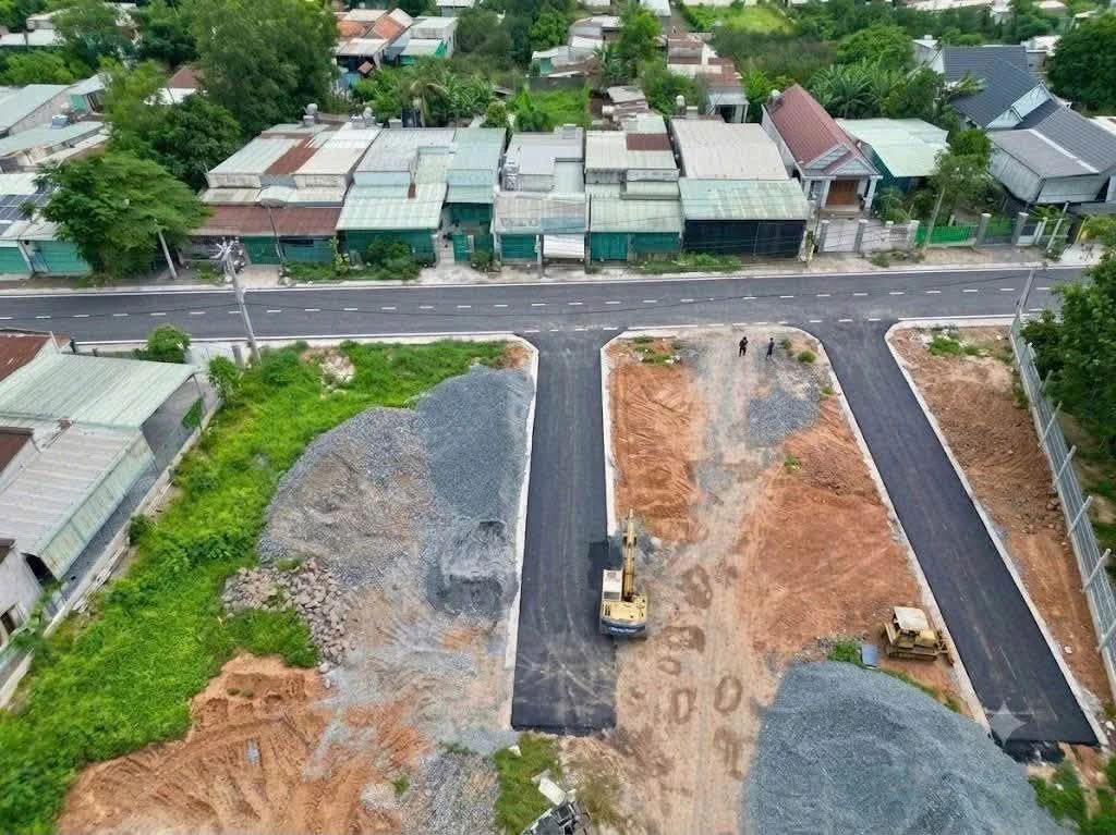 Bán 30 lô đất nền mặt tiền Hương Lộ 15, giá 1 tỷ 300 - Ảnh 1