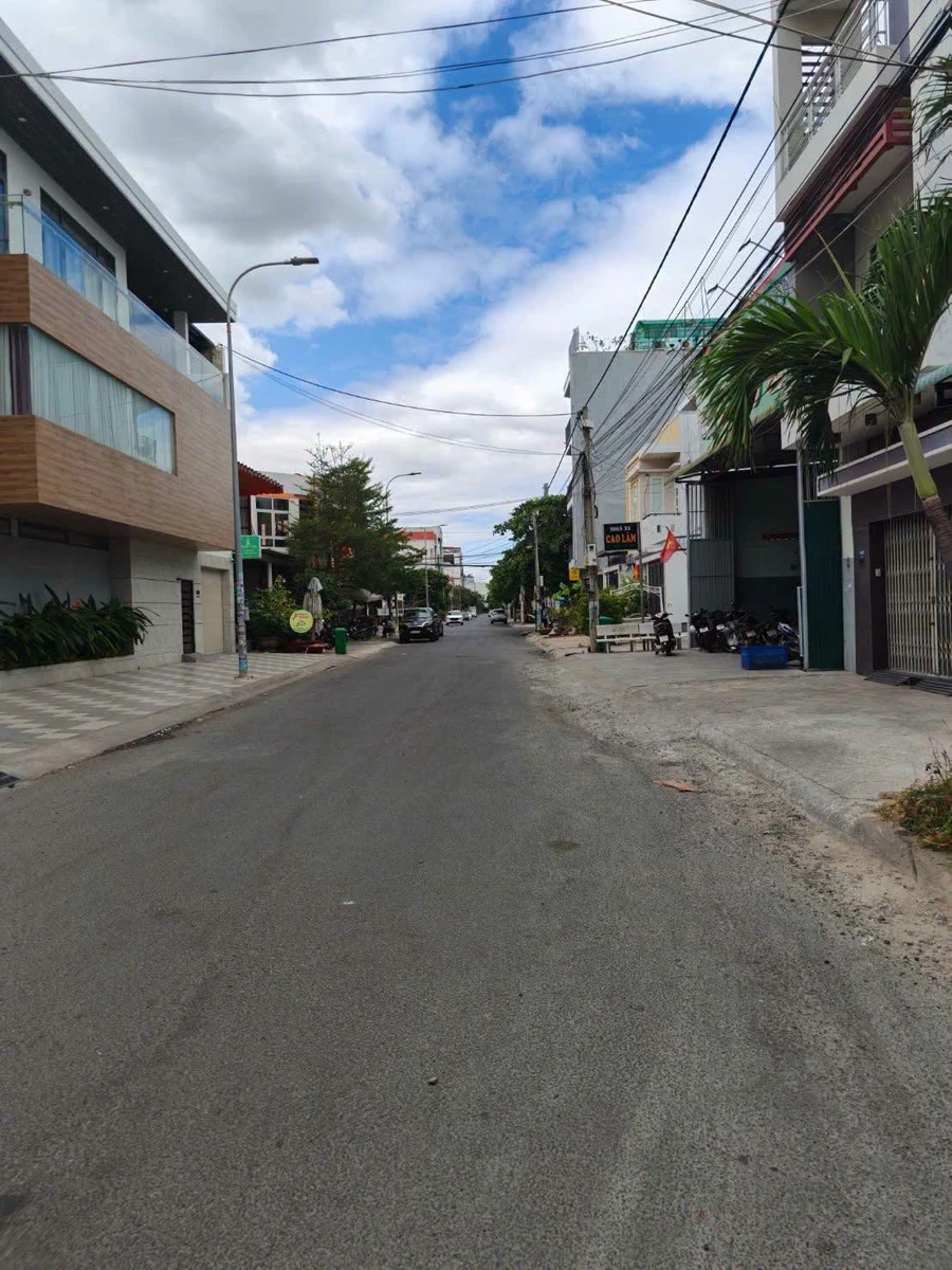 Bán nhà 4PN, 397m2 mặt Đỗ Hành, Phan Thiết 8 tỷ 900 tr - Ảnh 1