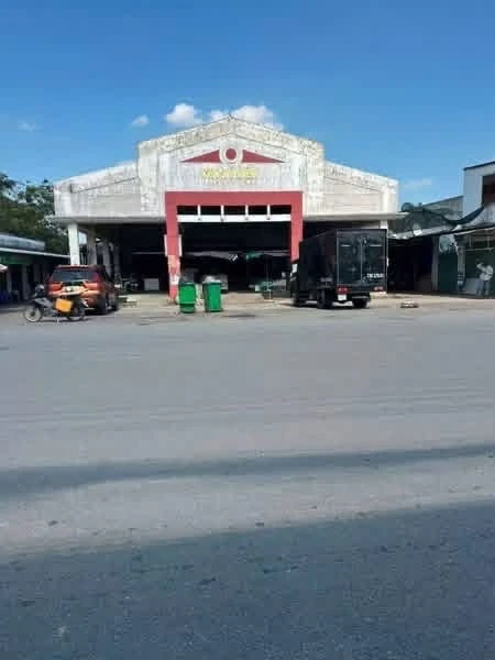 Bán nhà mặt tiền đường Nguyễn Văn Cánh 303m², 3PN, giá 4,35 tỷ, Phú Khương, Bến Tre - Ảnh thu nhỏ 2