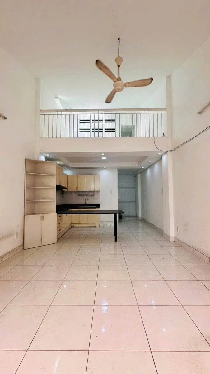 Bán nhà 2 tầng 105m2, 2 mặt hẻm xe hơi trước sau, Hiệp Phú, Quận 9 - Ảnh thu nhỏ 3
