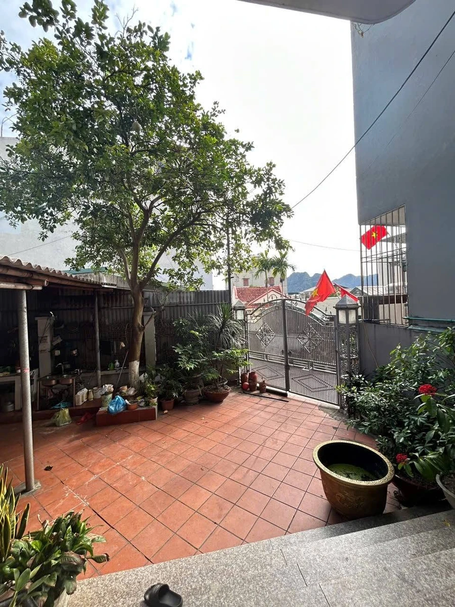 Bán nhà 2 tầng 180m2, 4 phòng ngủ gần nhà văn hóa khu Hai Giếng 2, Cẩm Thủy, Quảng Ninh - Ảnh thu nhỏ 2