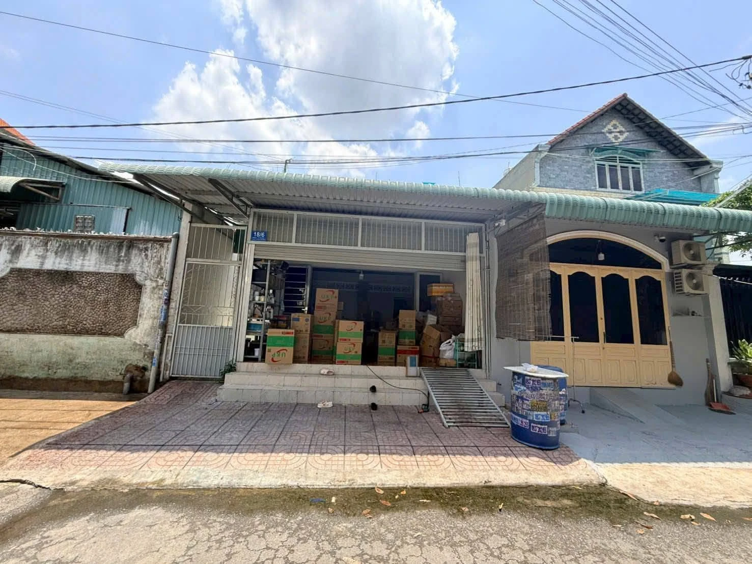 Bán nhà cấp 4 kèm 2 phòng trọ 100m2 thổ cư 100% trung tâm phường Dĩ An - Ảnh 1
