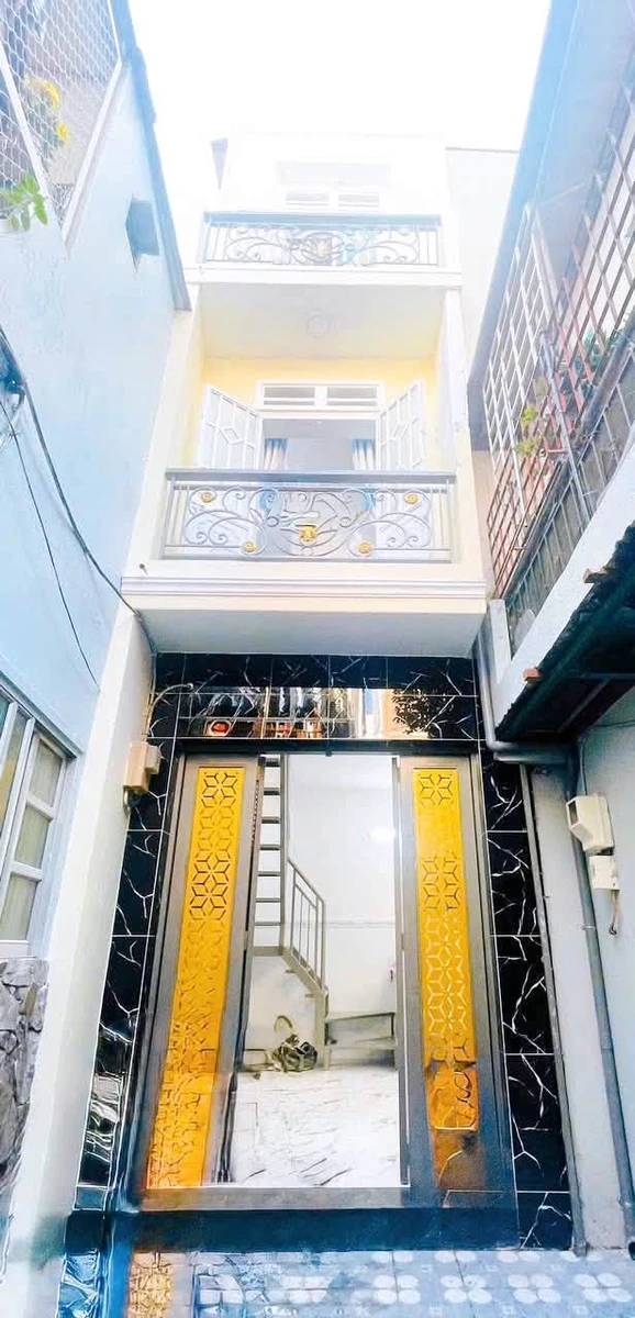 Bán nhà 4 phòng ngủ 110m² Đoàn Văn Bơ Quận 4 - Ảnh 1