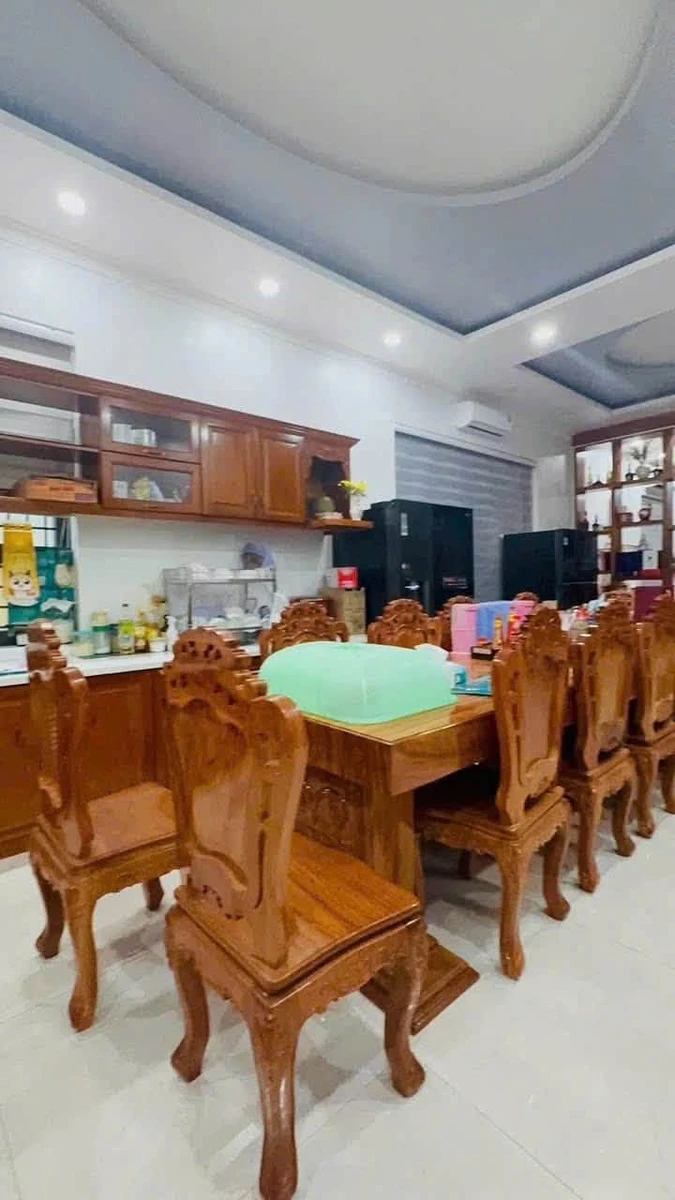 Bán gấp nhà phố 4PN Bình Chánh 216m² giá 7.9 tỷ - Ảnh thu nhỏ 5