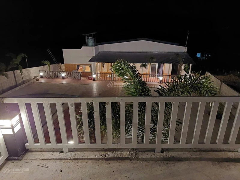 Bán nhà đang cho người nước ngoài thuê, mặt tiền đường nhựa 715 gần sân bay Phan Thiết