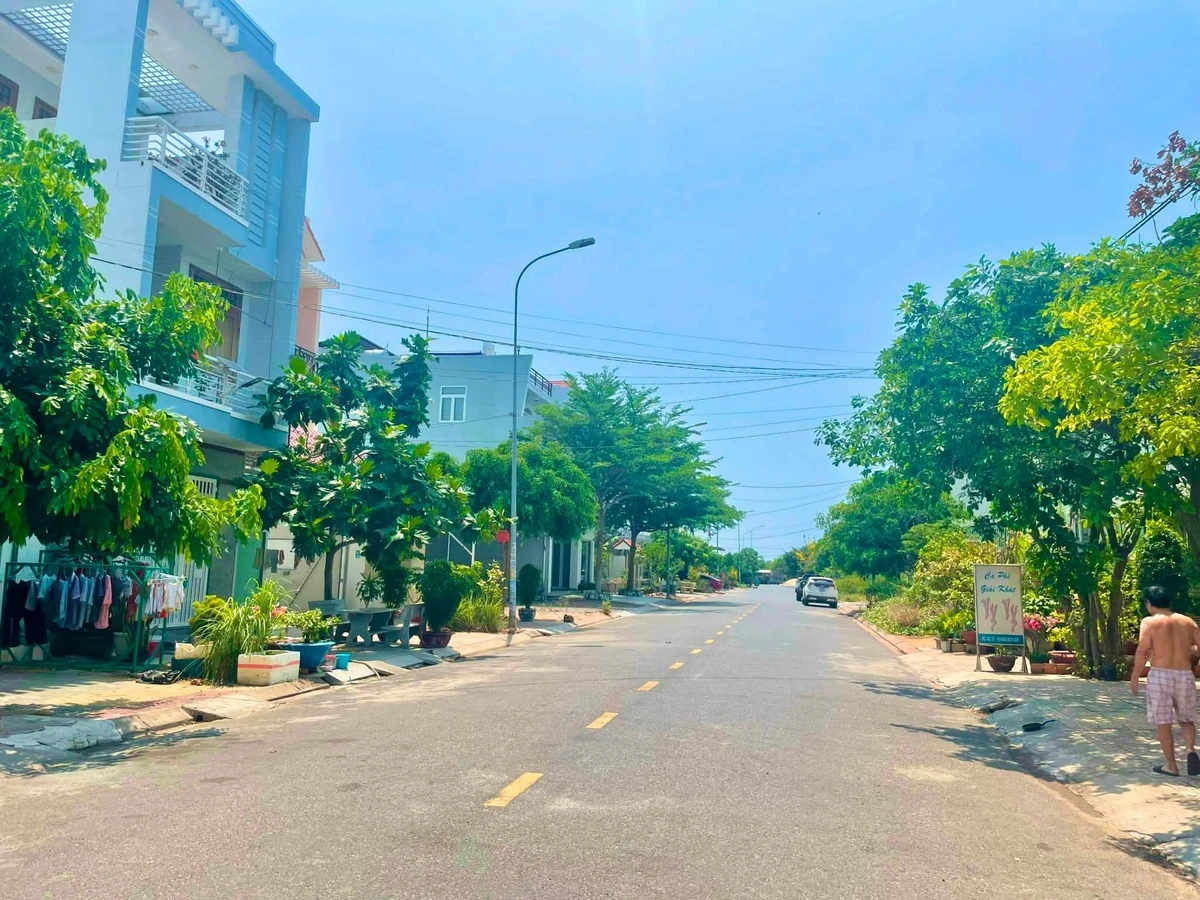 Bán nhà mặt tiền 100m² Hoàng Bích Sơn Phan Thiết - Ảnh 1