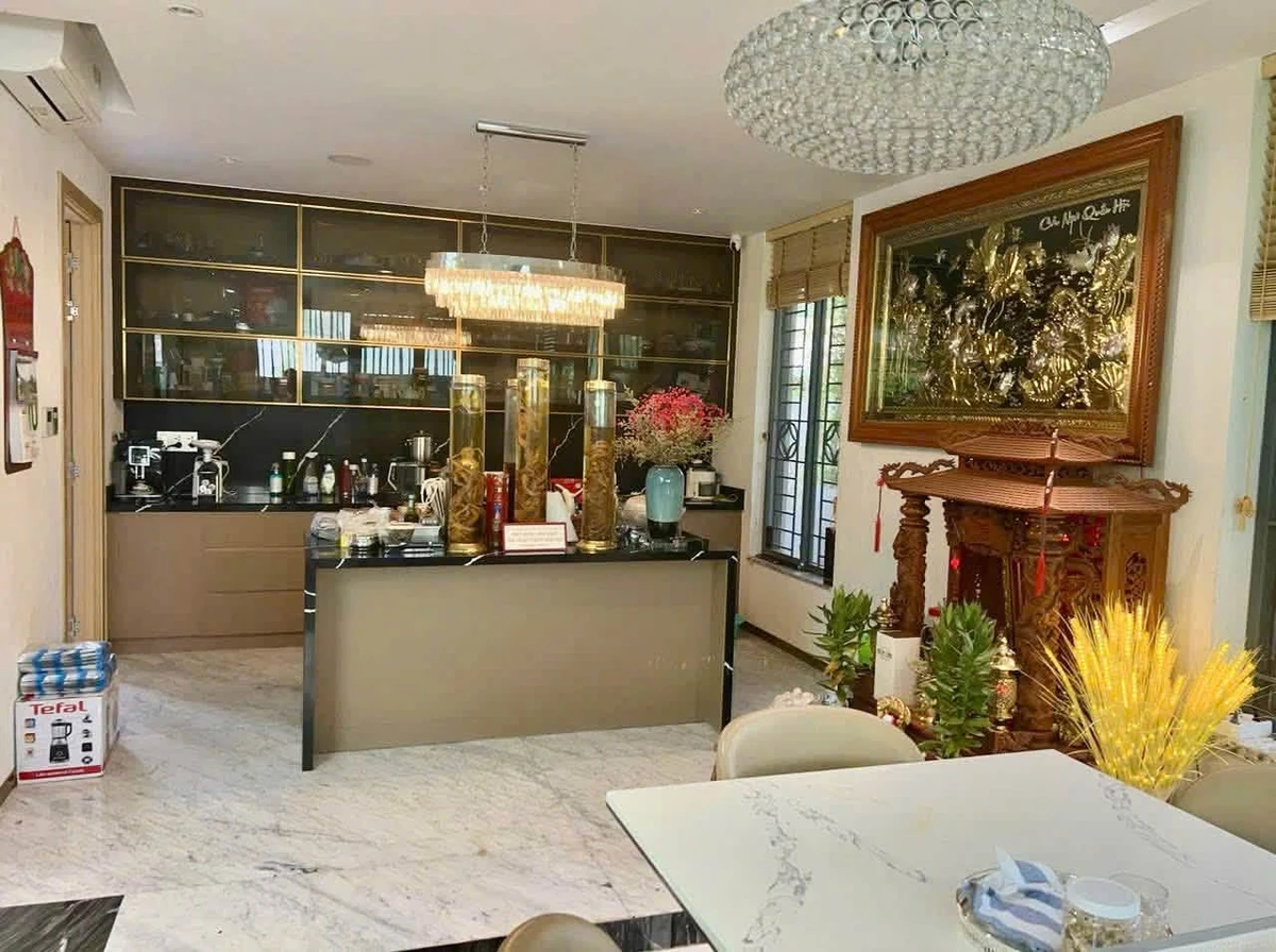 Bán biệt thự sân vườn Quận 7, 278m2, 10PN, 35 tỷ - Ảnh thu nhỏ 4