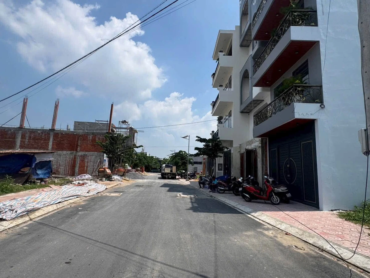Bán nhà 3 tầng 4PN 90m² Hóc Môn 6,5 tỷ - Ảnh thu nhỏ 2