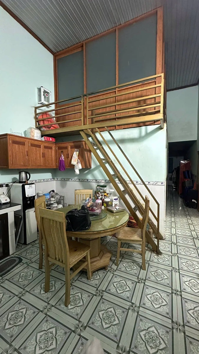 Bán nhà gác lửng 100m² 4 phòng ngủ Phường Long Bình - Ảnh thu nhỏ 3