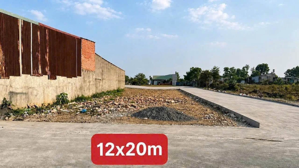 Bán đất 2 mặt tiền góc đường Đồng Khởi 2 tỷ - Ảnh 1