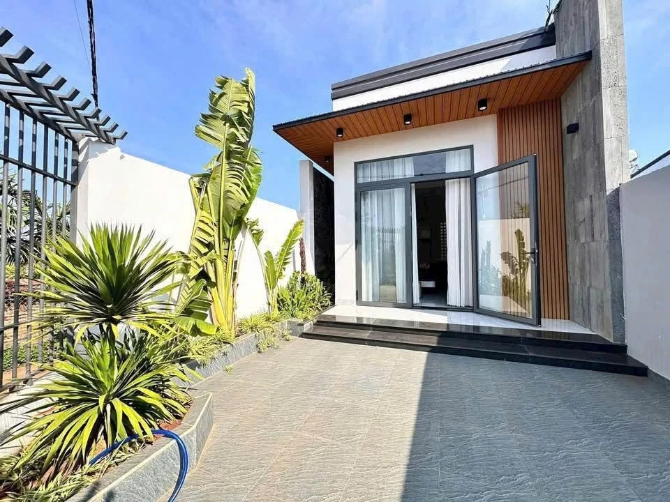 Bán nhà cấp 4 nội thất 3 PN 100m2 gần Bệnh Viện Da Liễu - Ảnh 1