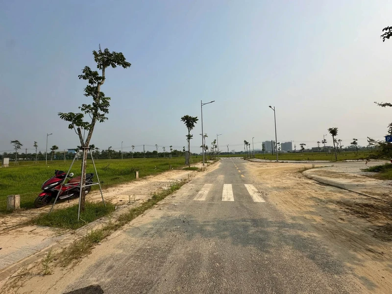 Bán đất mặt tiền đường 13,5m KQH Tôn Thất Cảnh, 96m2, view công viên, An Cựu, Huế
