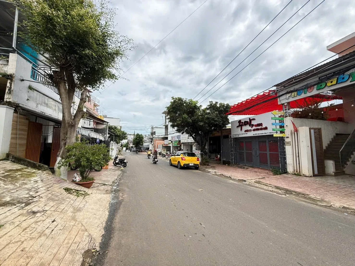 Bán nhà mặt tiền kinh doanh Buôn Ma Thuột 131m² 10,5 tỷ - Ảnh 1