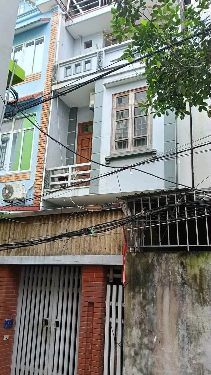 Bán nhà 3 tầng 60m² mặt tiền Tân Bình 2 tỷ - Ảnh 1