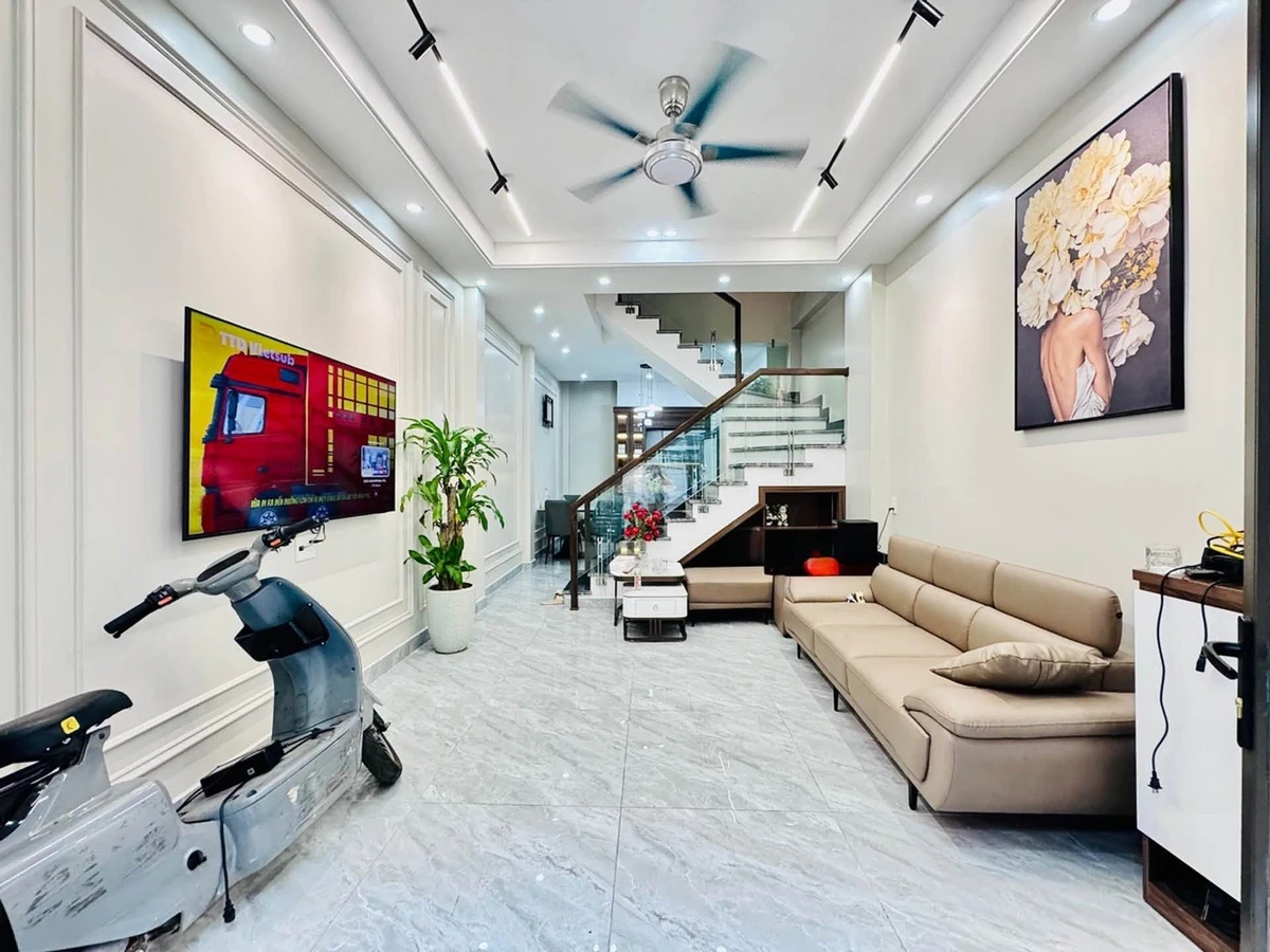 Bán nhà 40m² 4 phòng ngủ tại Hồ Sen giá 3 tỷ - Ảnh 1