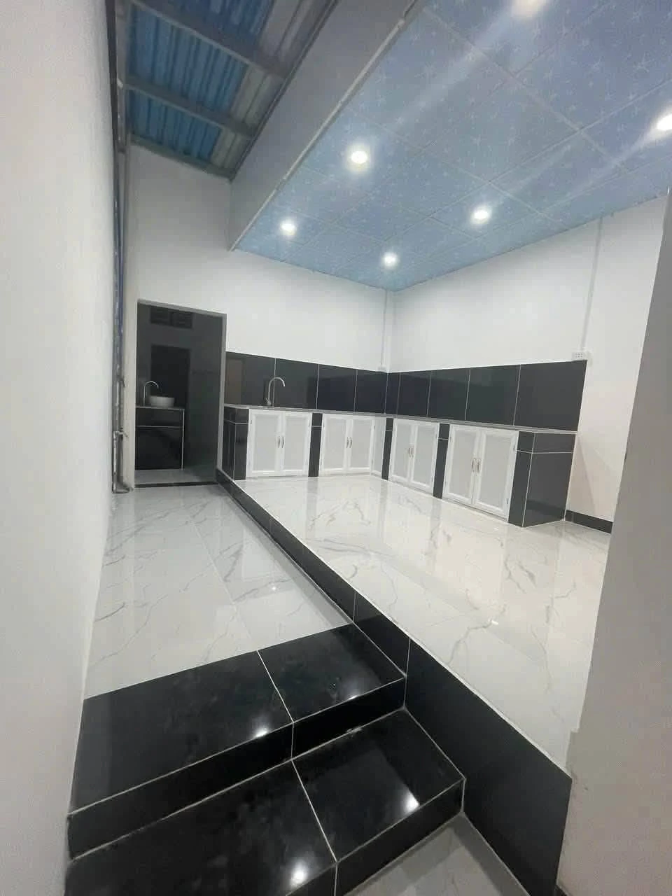 Bán nhà mặt tiền Trần Hưng Đạo, Long Điền, 4x27m, 4 phòng ngủ, giá 2,55 tỷ - Ảnh 1