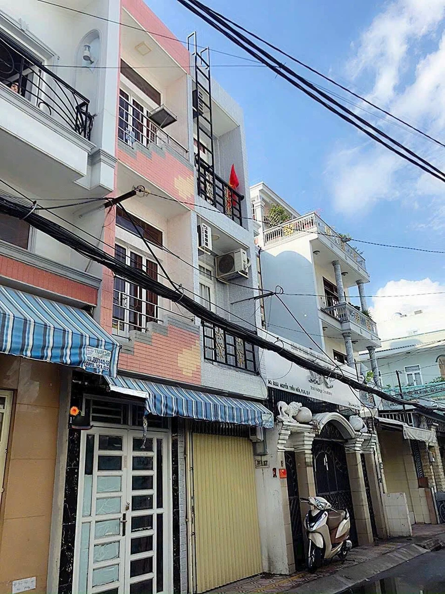 Cho thuê nhà mặt tiền kinh doanh Quận 4, 8 triệu/tháng, 2 PN - Ảnh 1